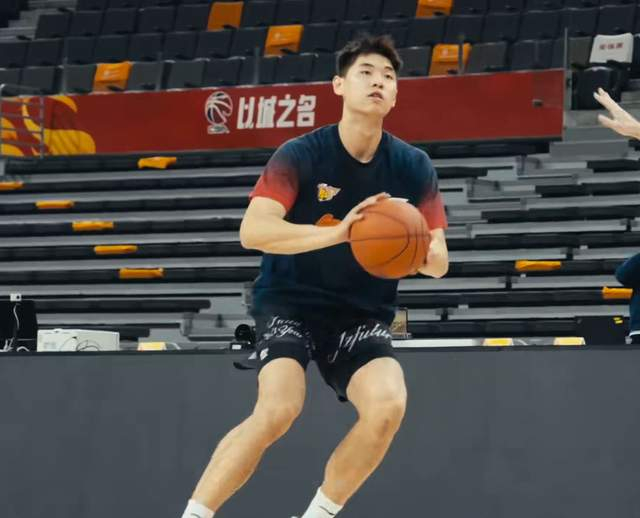 德州扑克游戏app-崔永熙自宣！亲承复出倒计时，对广东持球与防守的加成会非常大！|杜锋|球迷|本土球员|球员|球队_新浪体育_新浪新闻